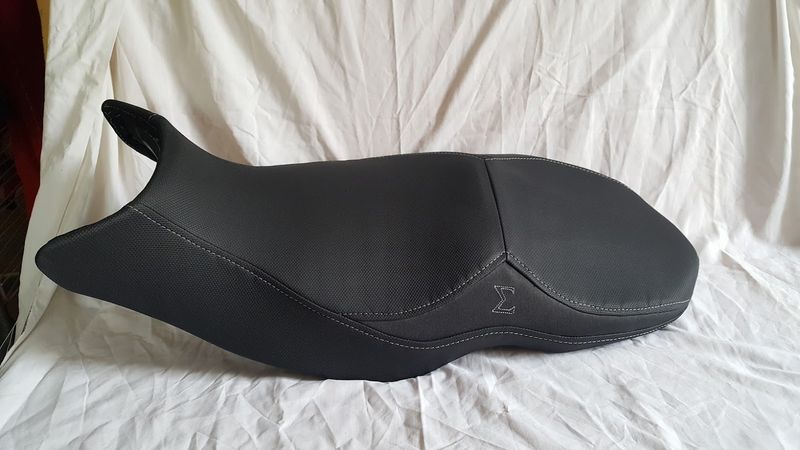 Habillage de selle moto Habillage de selle moto Vosges