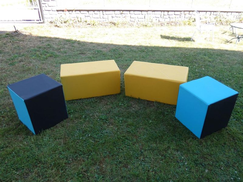 Garnissage et de tapissage de poufs Garnissage et de tapissage de poufs Vosges