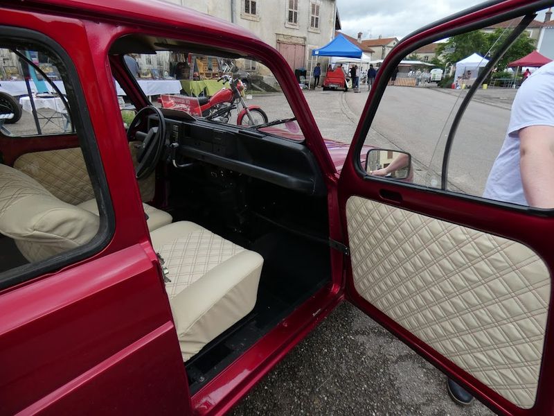 Habillage de sièges et de portes de voiture Habillage de sièges et de portes de voiture Neufchâteau